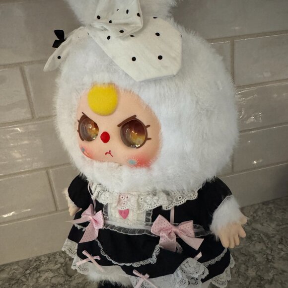 Lolita - Picture 3 of 7